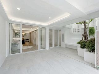 For sale 4 ベッドルーム townhouse in Khlong Toei, Bangkok