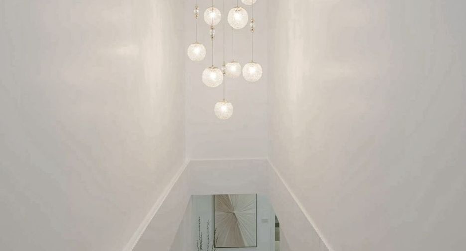 For sale 4 bedrooms townhouse in Khlong Toei, Bangkok