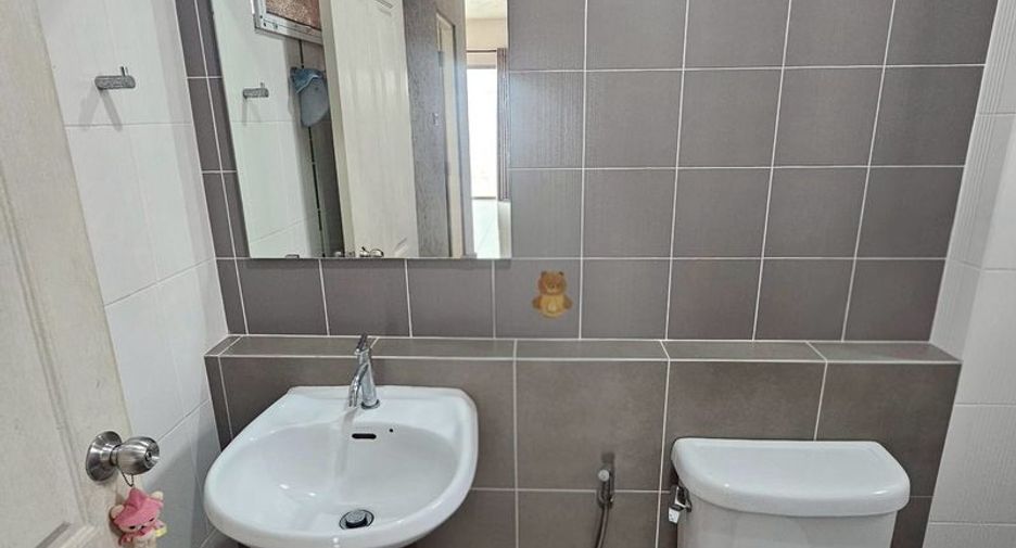 Casa en venta de 3 habitaciones en Si Racha, Chonburi