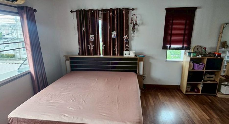 Casa en venta de 3 habitaciones en Si Racha, Chonburi
