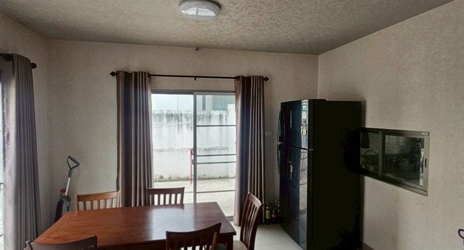 Casa en venta de 3 habitaciones en Si Racha, Chonburi