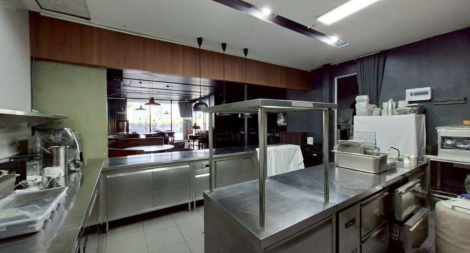 Local comercial en alquiler en Khlong Toei, Bangkok