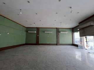 For rent retail Space in Khlong Toei, Bangkok