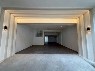 For sale 4 bedrooms townhouse in Phra Khanong, Bangkok
