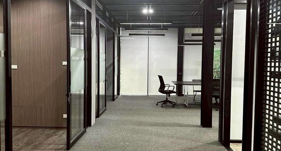 For rent office in Mueang Samut Prakan, Samut Prakan
