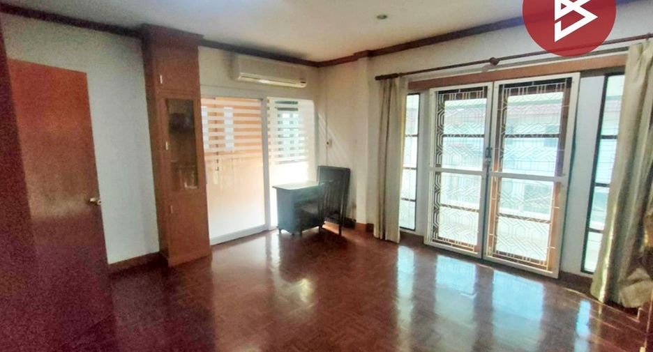 For sale 4 bedrooms house in Min Buri, Bangkok