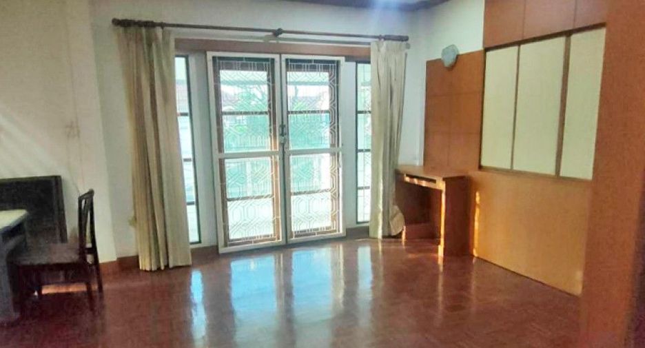 For sale 4 bedrooms house in Min Buri, Bangkok