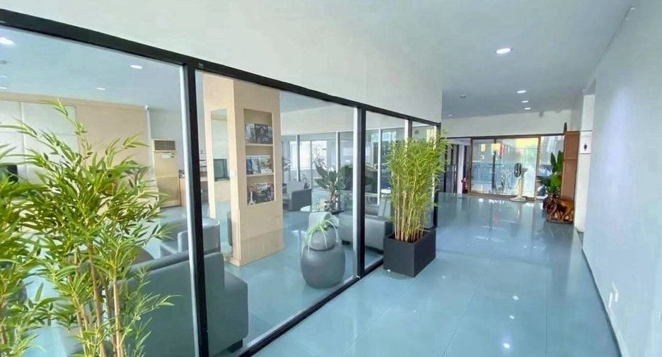 For rent retail Space in Huai Khwang, Bangkok