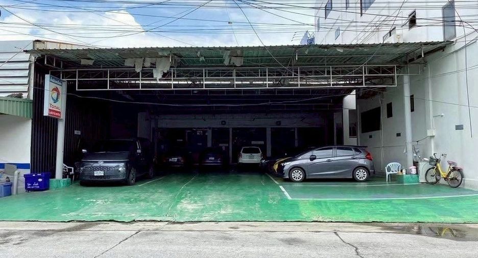 For rent retail Space in Huai Khwang, Bangkok