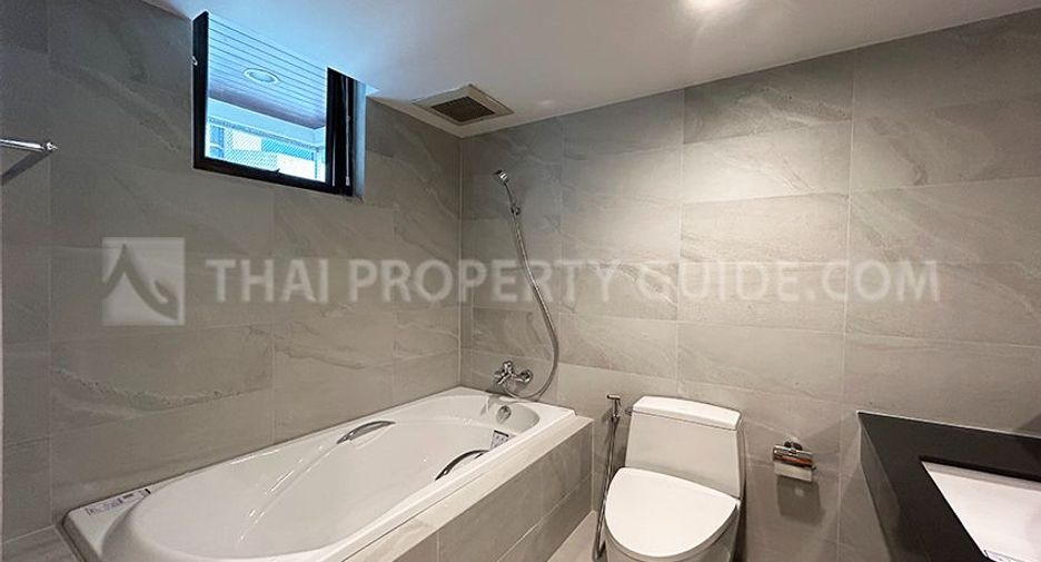 For rent 3 bedrooms condo in Khlong Toei, Bangkok