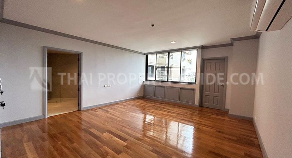 For rent 3 bedrooms condo in Khlong Toei, Bangkok