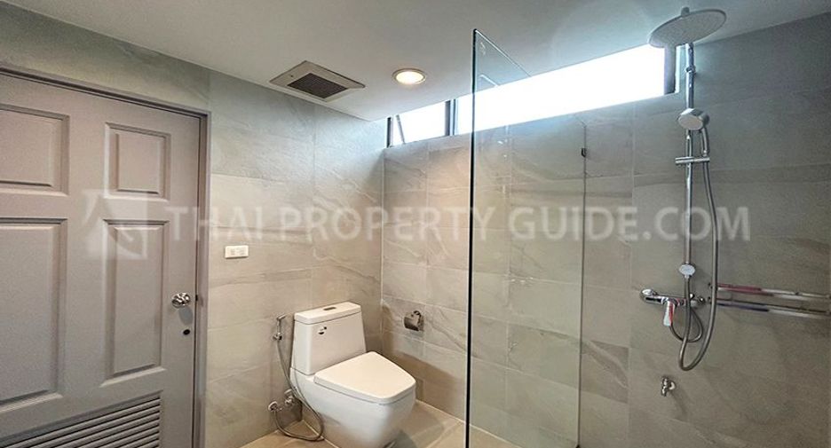 For rent 3 bedrooms condo in Khlong Toei, Bangkok