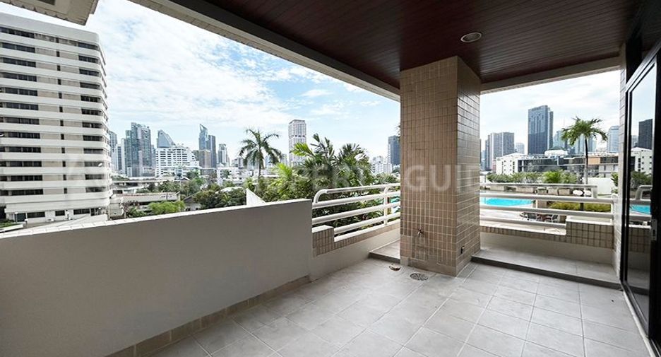 For rent 3 bedrooms condo in Khlong Toei, Bangkok