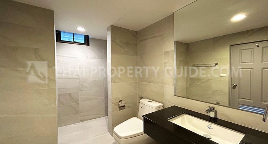 For rent 3 bedrooms condo in Khlong Toei, Bangkok