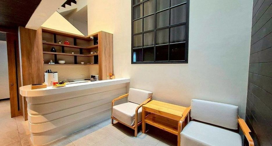 For rent and for sale 4 bedrooms townhouse in Khlong Toei, Bangkok