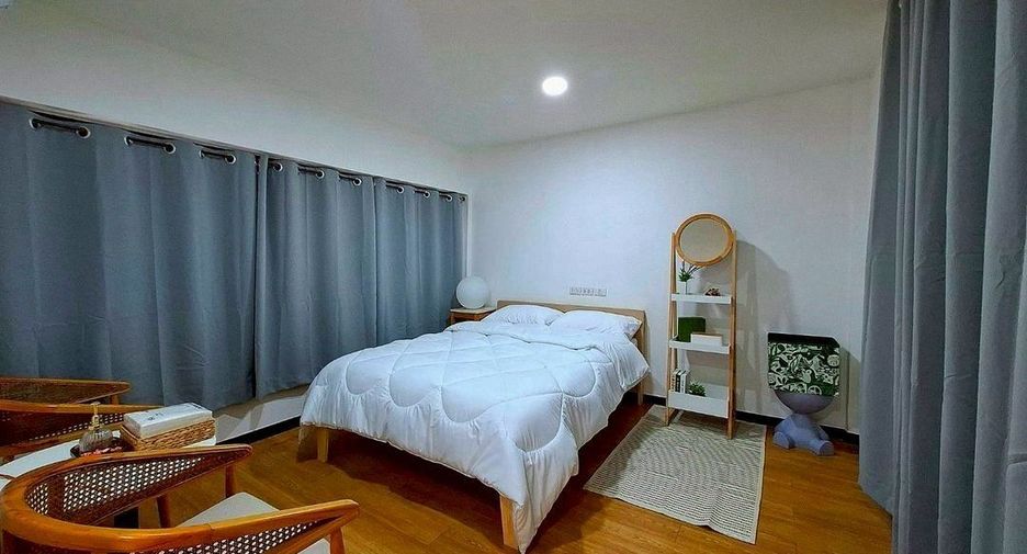 For rent and for sale 4 bedrooms townhouse in Khlong Toei, Bangkok