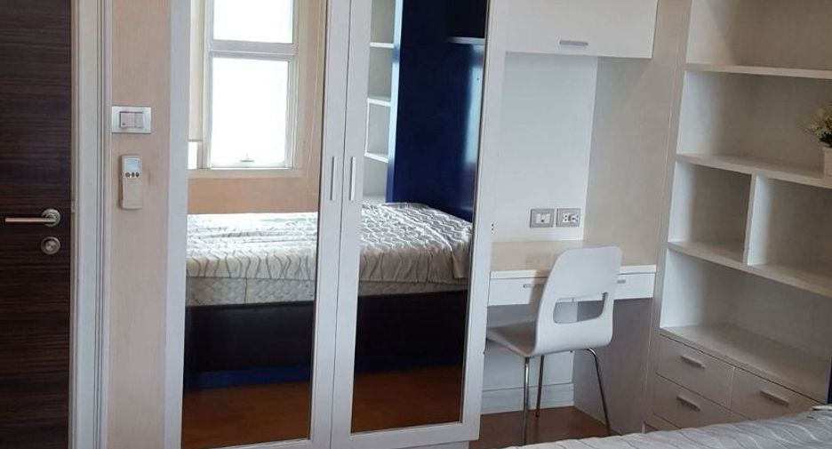 For rent 3 bedrooms condo in Bang Kho Laem, Bangkok