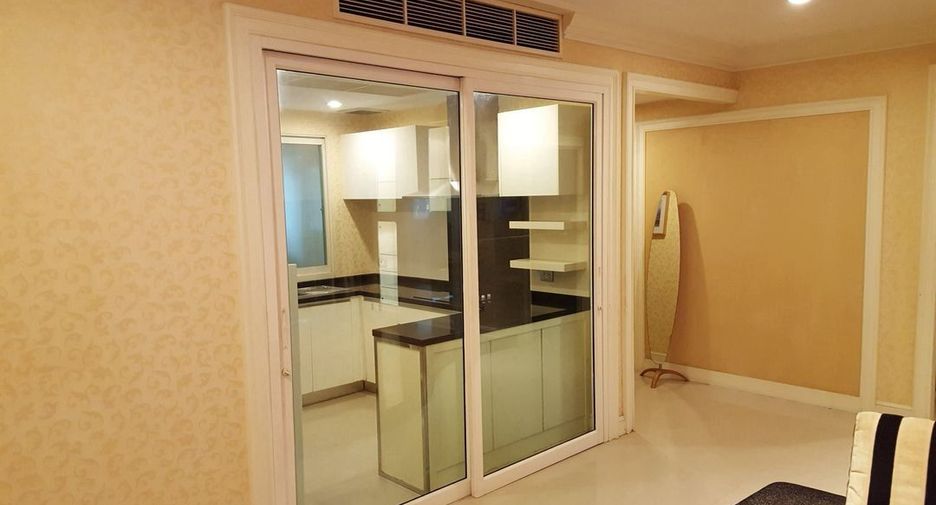 For rent 3 bedrooms condo in Bang Kho Laem, Bangkok