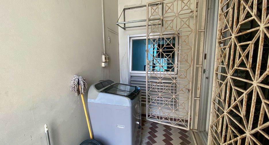 For rent 2 bedrooms condo in Sathon, Bangkok
