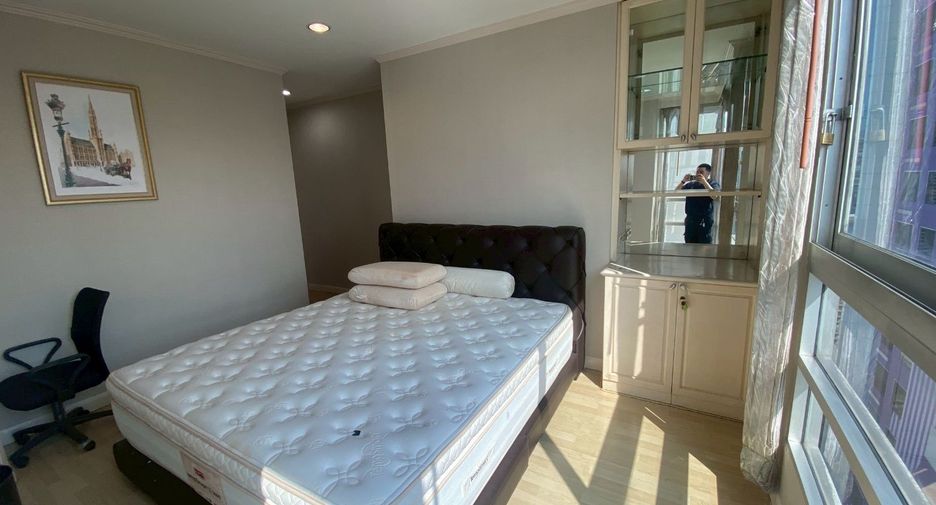 For rent 2 bedrooms condo in Sathon, Bangkok