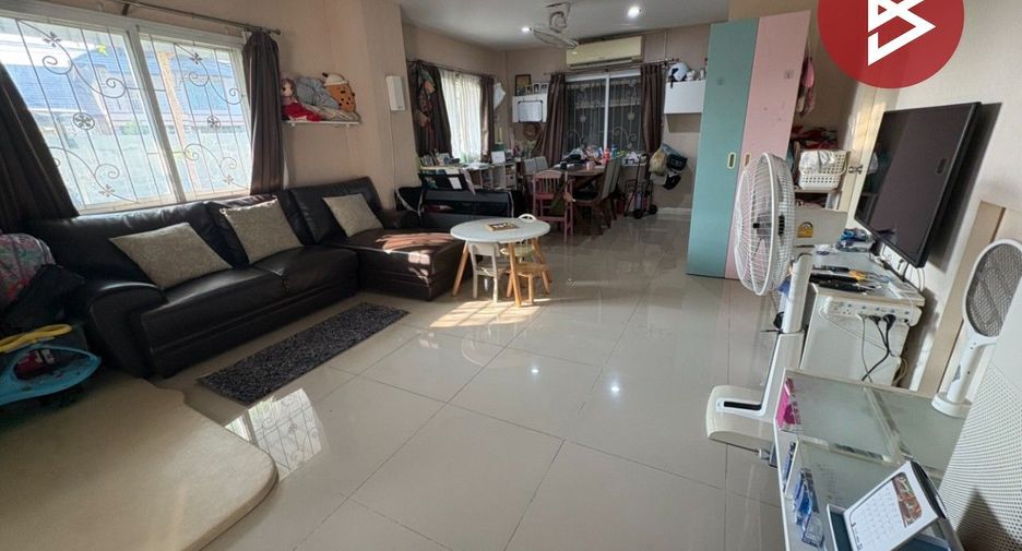 For sale 3 bedrooms townhouse in Mueang Nakhon Pathom, Nakhon Pathom