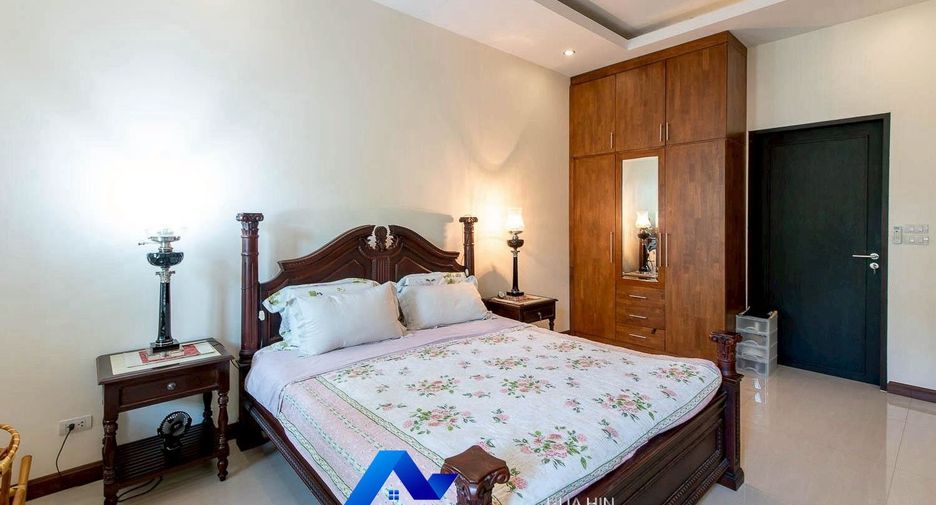 For rent 4 bedrooms villa in Cha Am, Phetchaburi