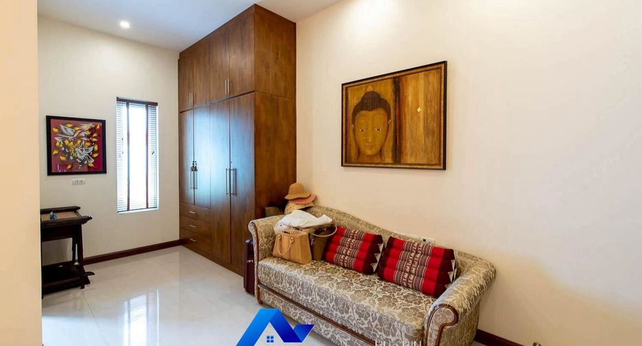 For rent 4 bedrooms villa in Cha Am, Phetchaburi