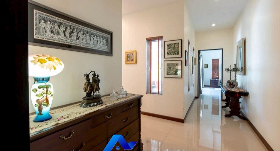 For rent 4 bedrooms villa in Cha Am, Phetchaburi