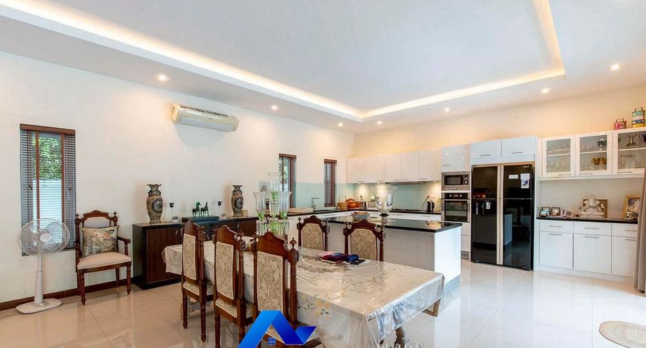 For rent 4 bedrooms villa in Cha Am, Phetchaburi