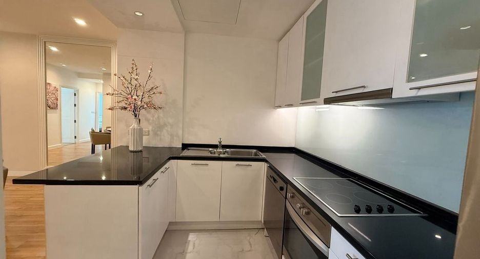 For rent 2 bedrooms condo in Sathon, Bangkok