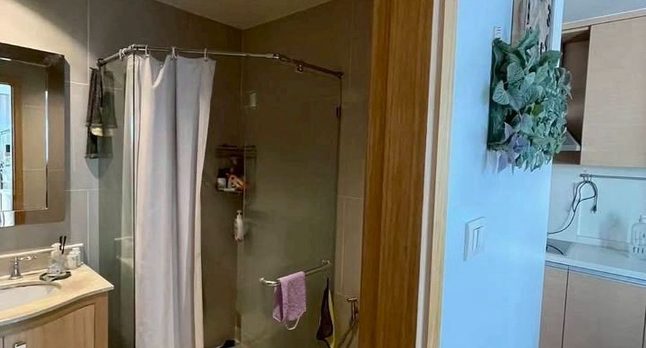 For rent 2 bedrooms condo in Sathon, Bangkok