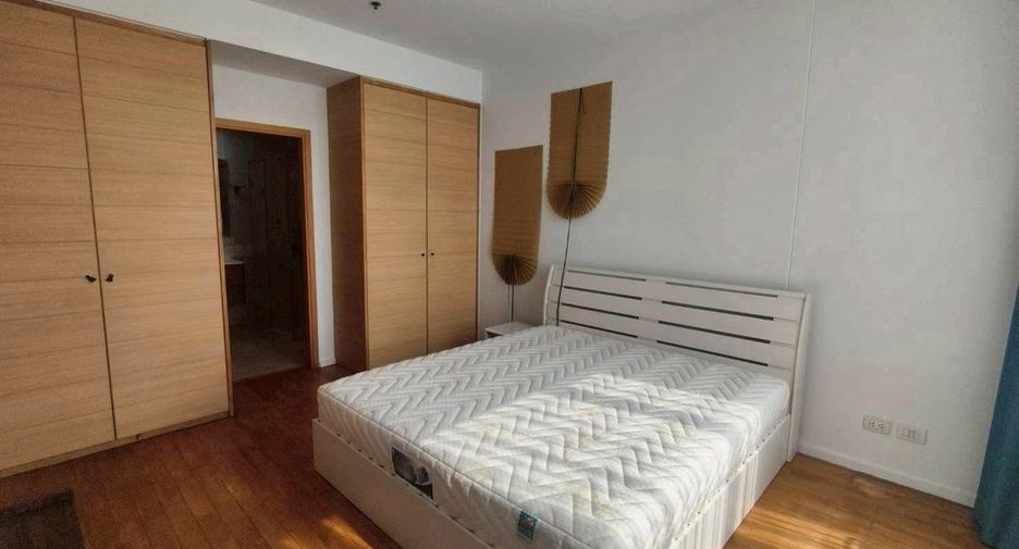 For rent 2 bedrooms condo in Sathon, Bangkok