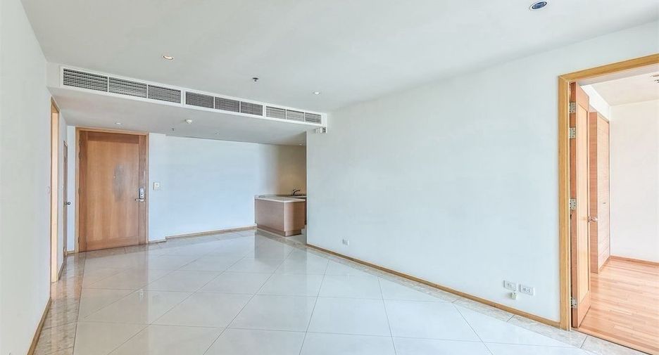 For rent 2 bedrooms condo in Sathon, Bangkok