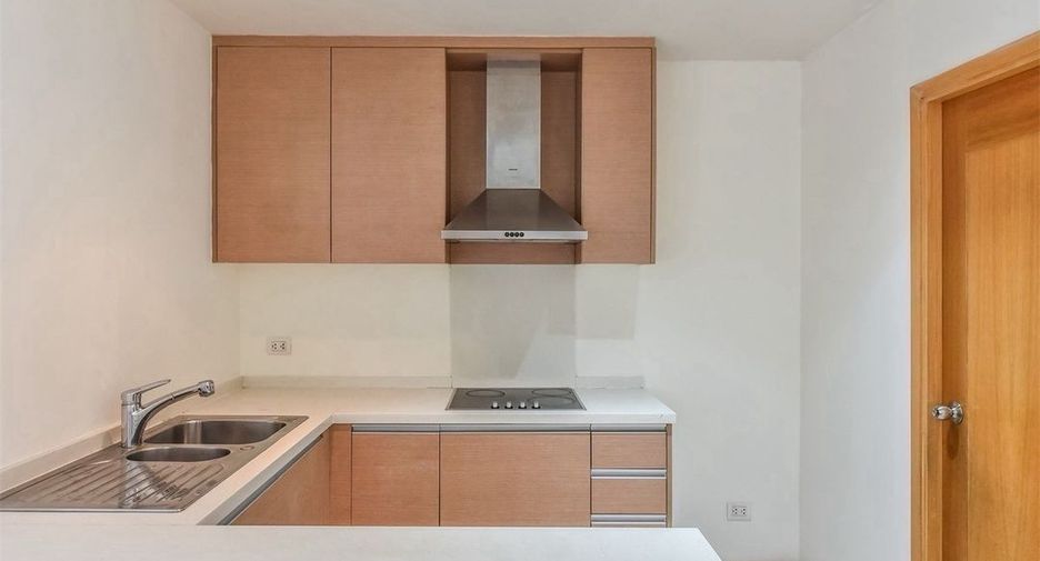 For rent 2 bedrooms condo in Sathon, Bangkok