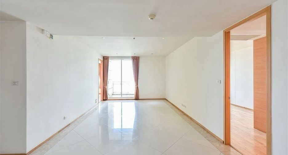 For rent 2 bedrooms condo in Sathon, Bangkok