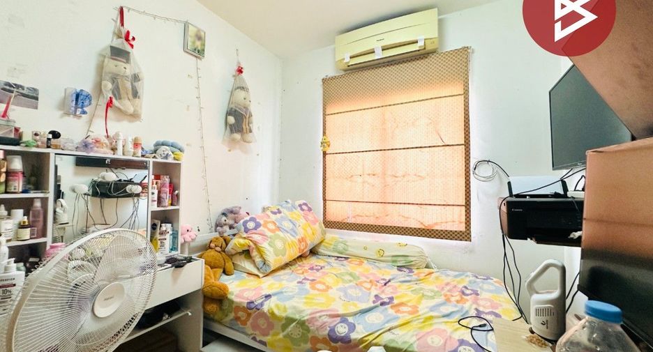 Casa adosada en venta de 4 habitaciones en Mueang Samut Prakan, Samut Prakan