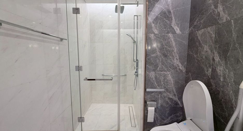For rent 1 bed condo in Pathum Wan, Bangkok