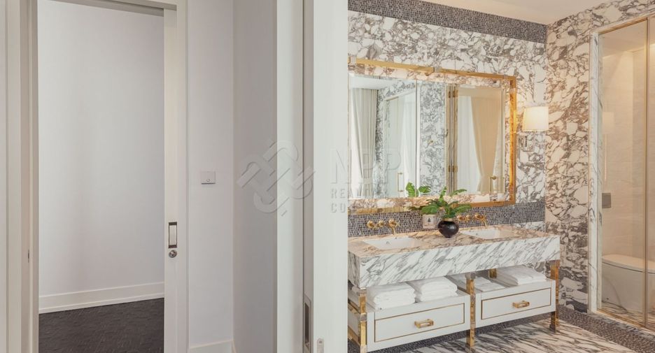 For sale 3 bedrooms condo in Sathon, Bangkok