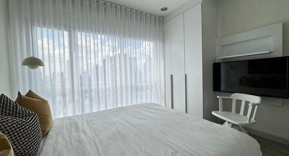 For rent 2 bedrooms condo in Sathon, Bangkok