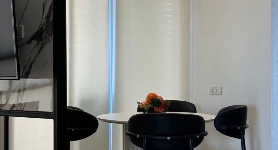For rent 2 bedrooms condo in Sathon, Bangkok