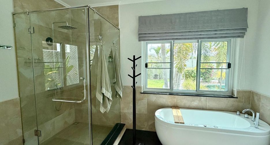 For sale 3 bedrooms house in East Pattaya, Pattaya