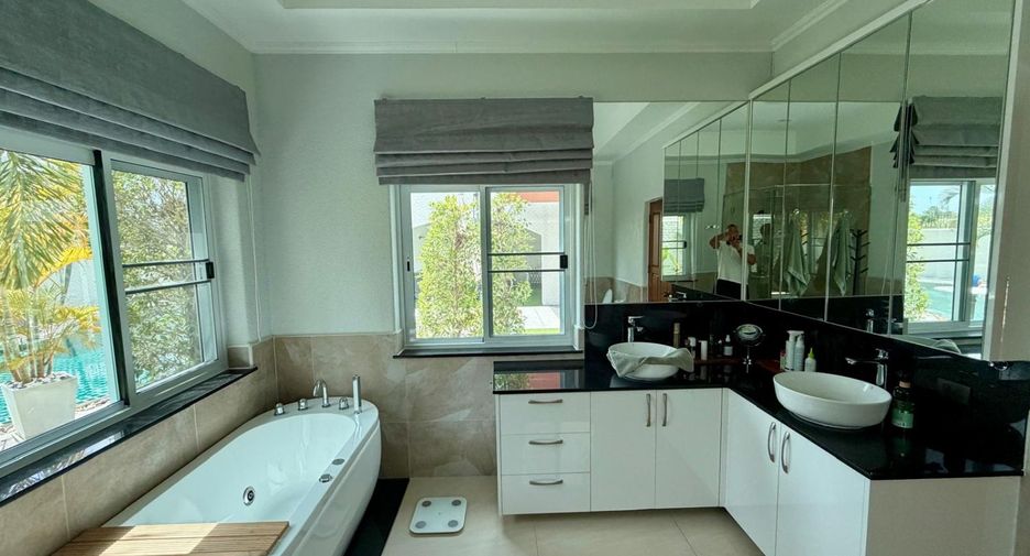 For sale 3 bedrooms house in East Pattaya, Pattaya