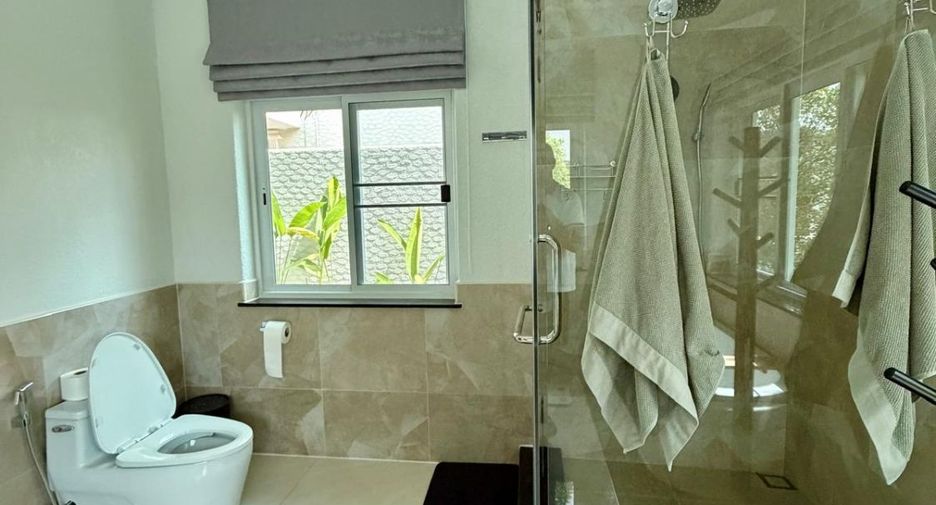 For sale 3 bedrooms house in East Pattaya, Pattaya