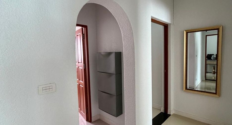 For sale 3 bedrooms house in East Pattaya, Pattaya