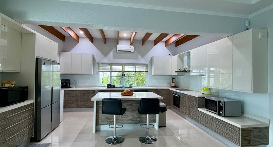 For sale 3 bedrooms house in East Pattaya, Pattaya