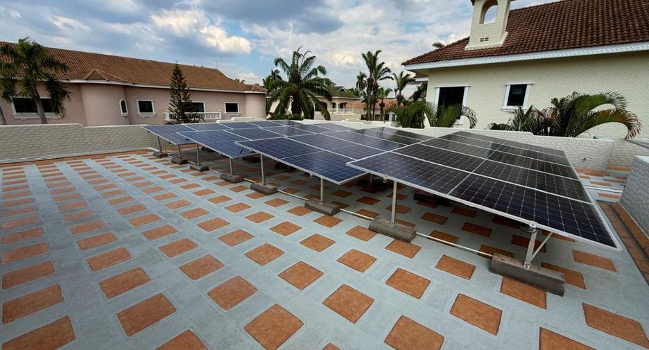 For sale 3 bedrooms house in East Pattaya, Pattaya