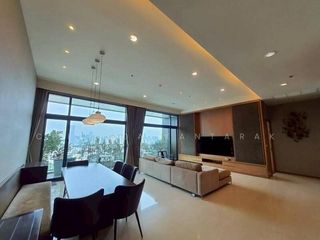 For sale 4 bedrooms condo in Yan Nawa, Bangkok