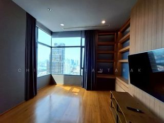 For sale 4 bedrooms condo in Yan Nawa, Bangkok