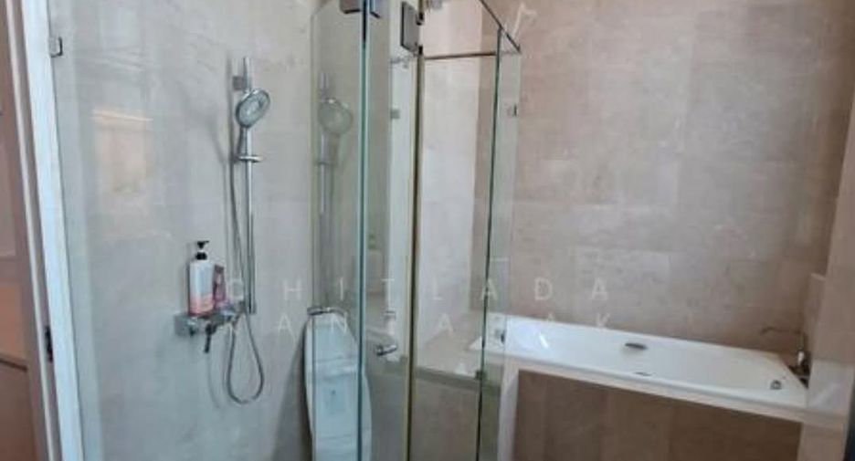 For sale 4 bedrooms condo in Yan Nawa, Bangkok