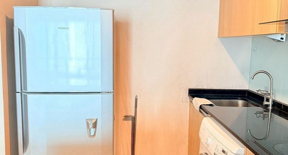 For rent 2 bedrooms condo in Sathon, Bangkok